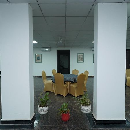 Posh Garden Inn Artemis Hospital Road Gurgaon Exterior photo
