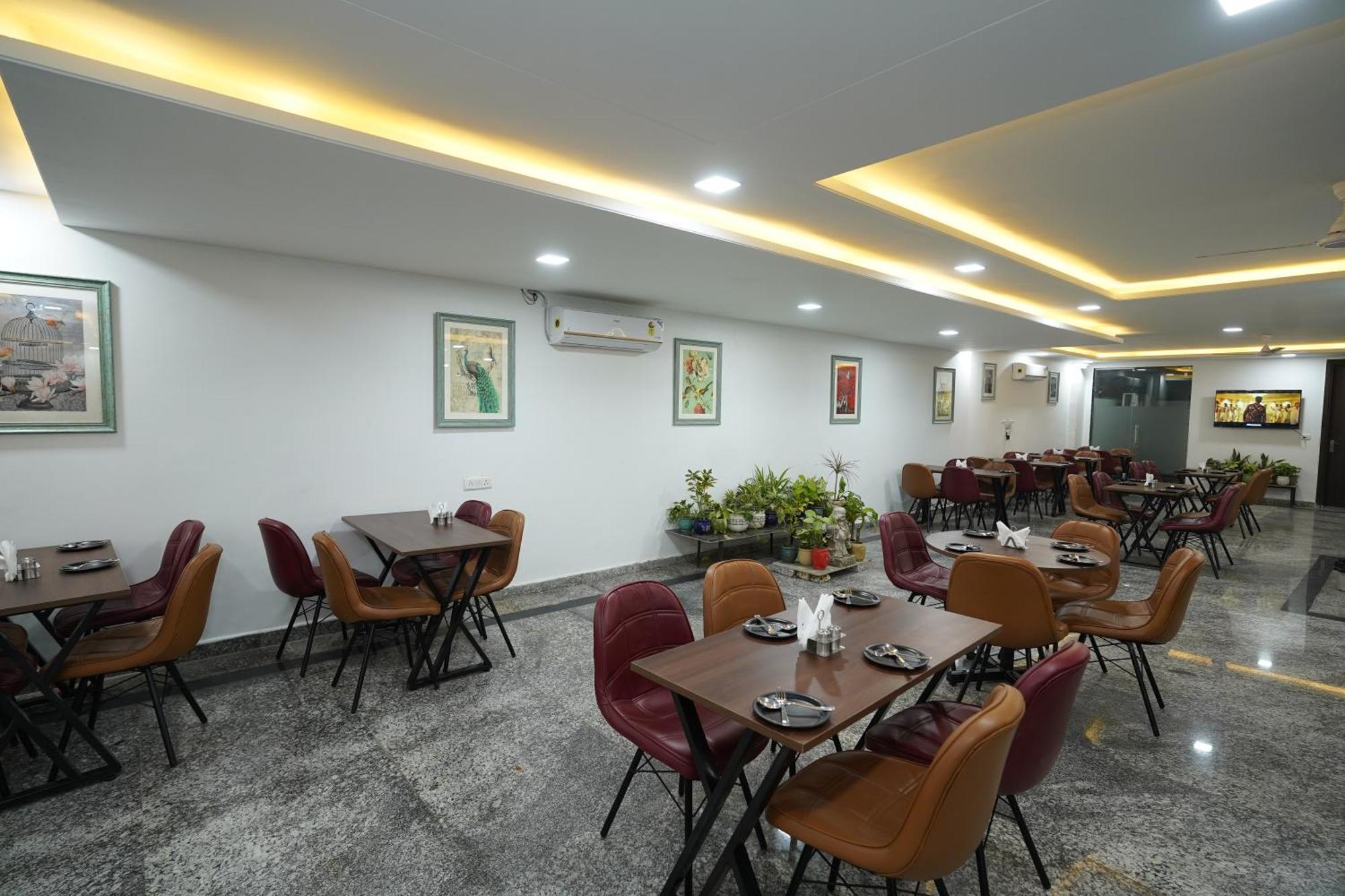Posh Garden Inn Artemis Hospital Road Gurgaon Exterior photo