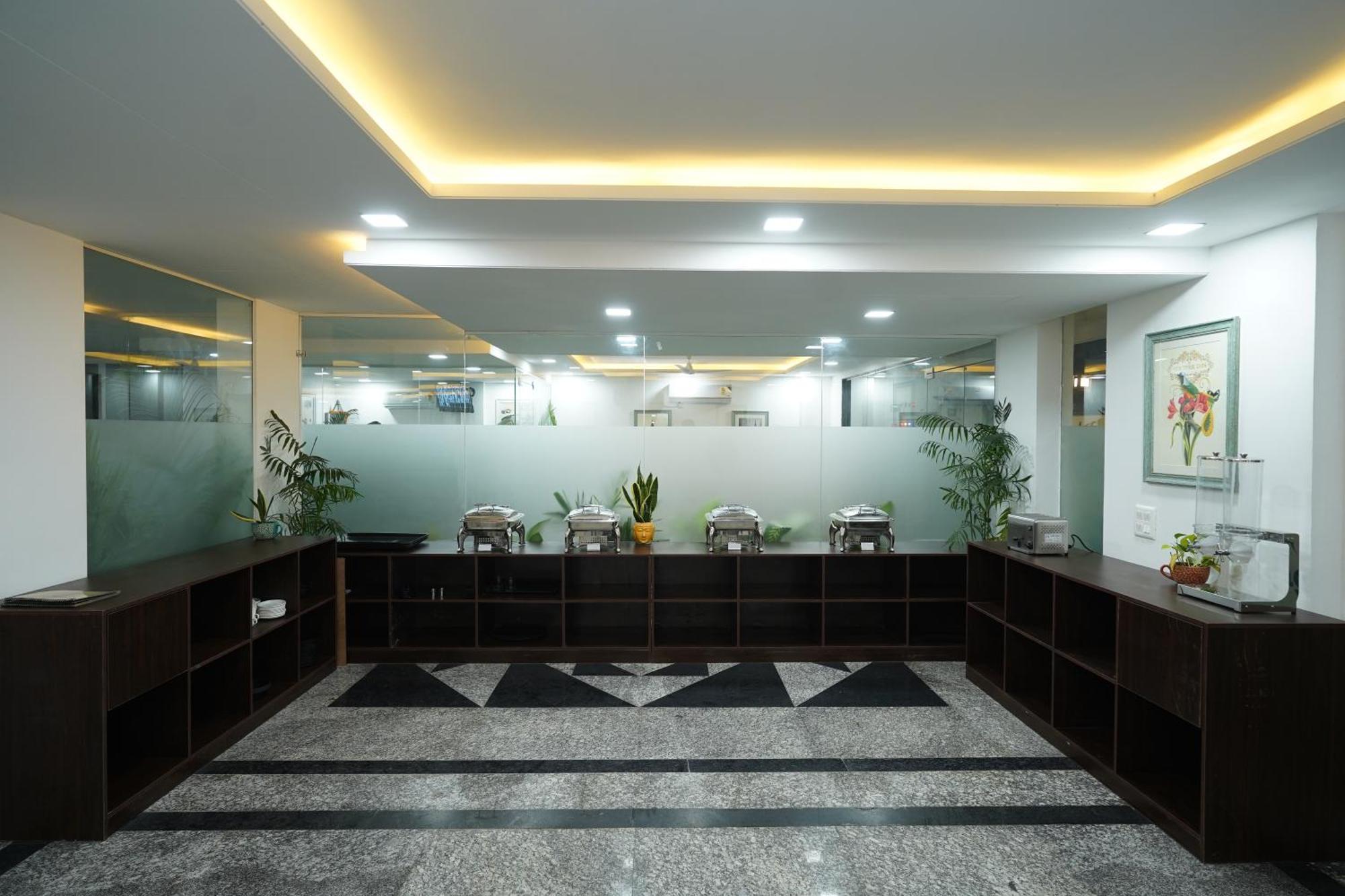 Posh Garden Inn Artemis Hospital Road Gurgaon Exterior photo