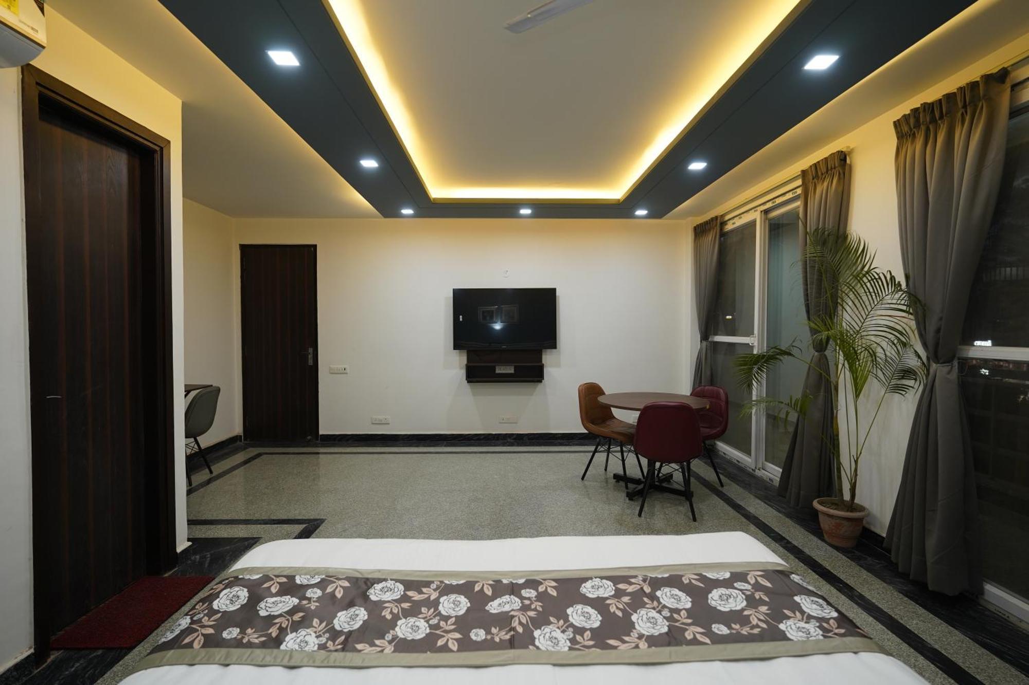 Posh Garden Inn Artemis Hospital Road Gurgaon Exterior photo