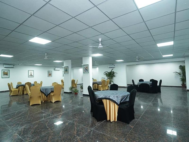 Posh Garden Inn Artemis Hospital Road Gurgaon Exterior photo